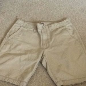 Men’s light brown khaki shorts